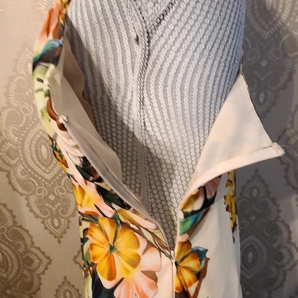 Sexy Crossed Neck Keyhole Front Floral Mermaid Dress - Picture 7 of 10